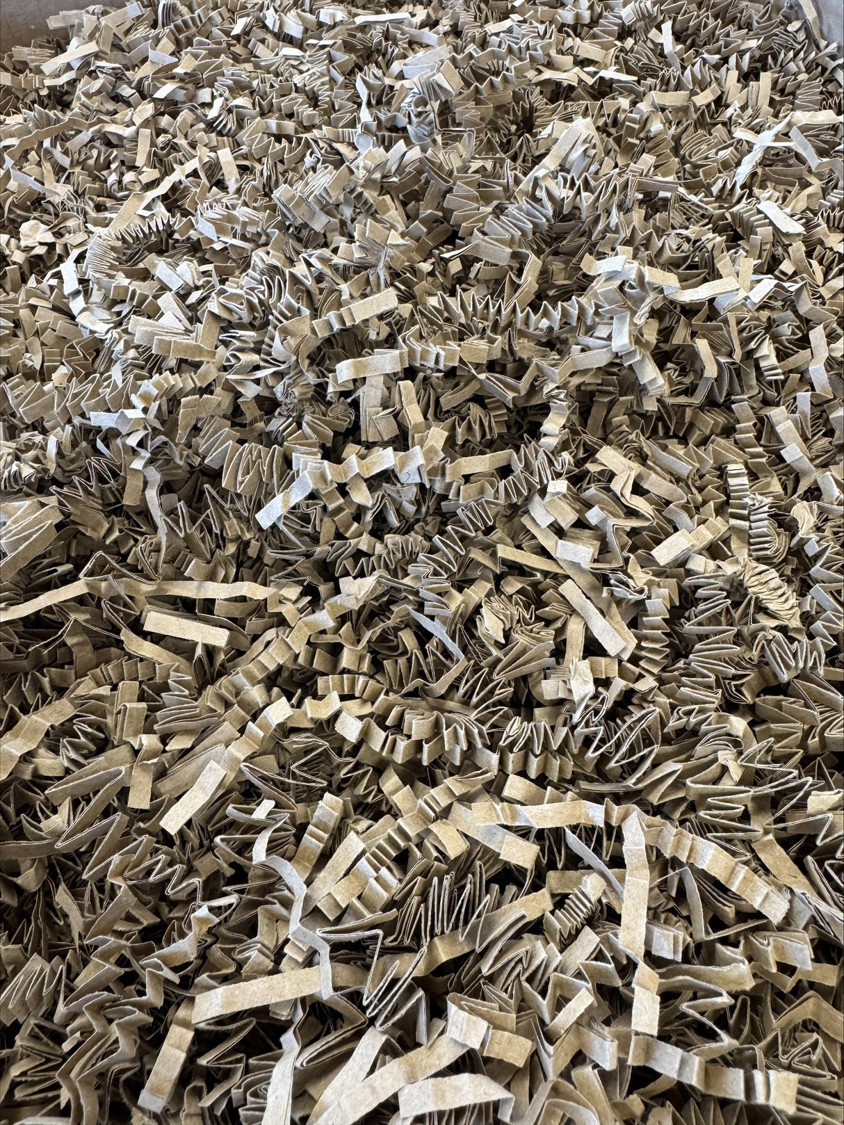 Natural Shredded 4mm Zig Zag Paper Void Fill - 10kg VF-K